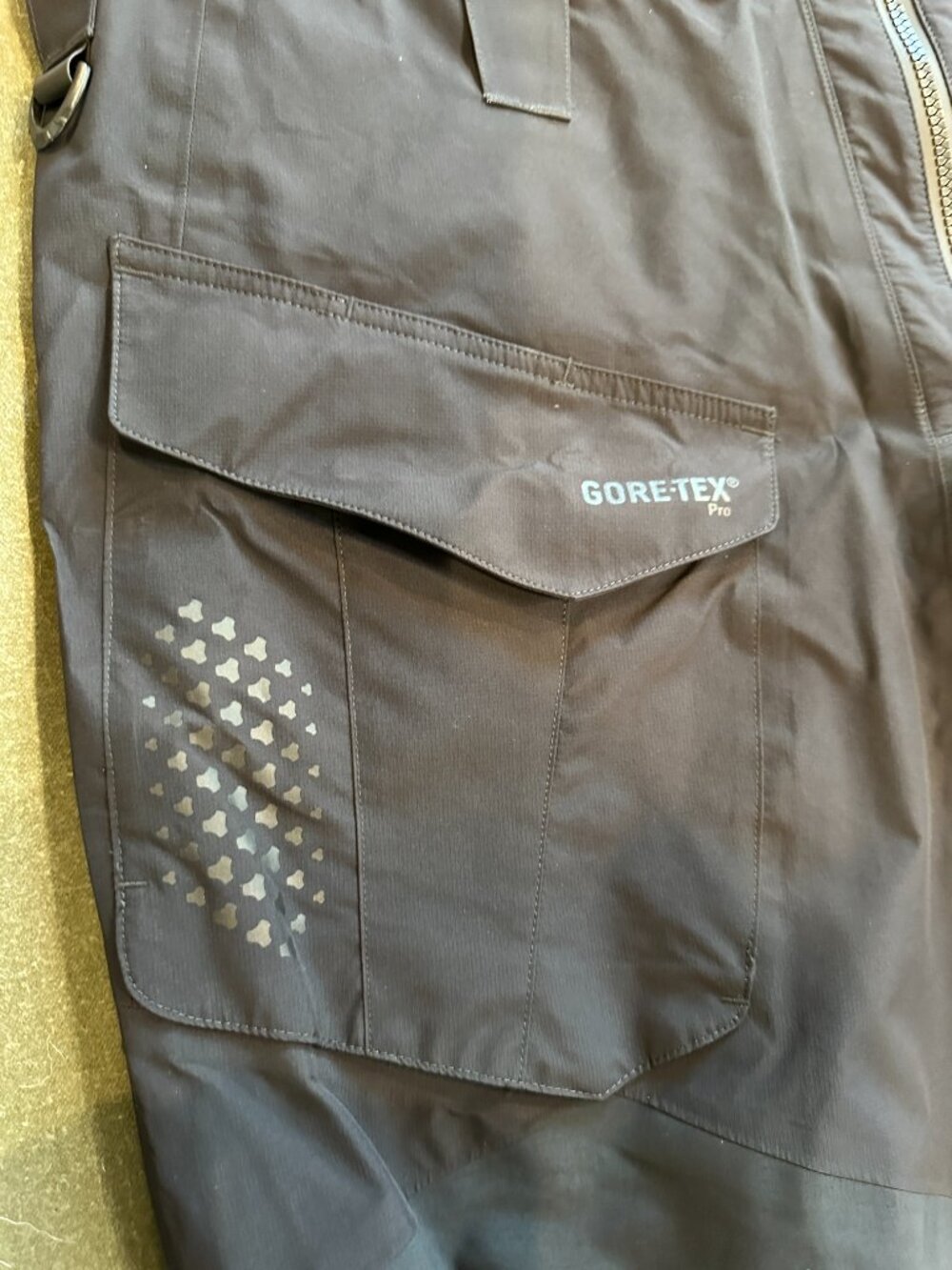 Simms ProDry Bibs (Gore-Tex Pro Shell) - Picture 3 of 16